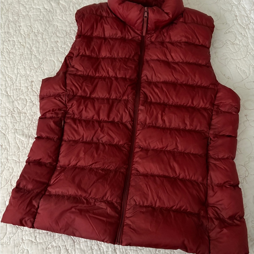 Uniqlo Women's Burgundy 💯down Puffer Vest